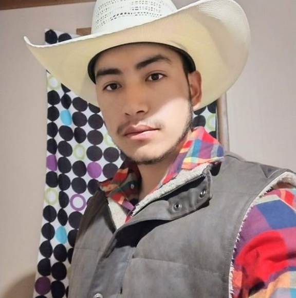 Meet your Posher, Javier - Picture 1 of 1